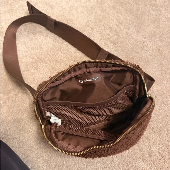 Lululemon Brown Sherpa Belt Bag - Picture 3 of 3